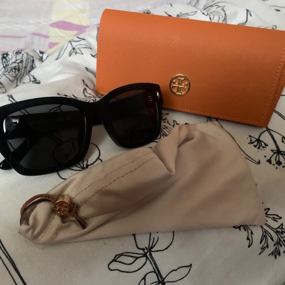 Sunglasses Tory Burch TY 7167 U 170987 Black - Picture 1 of 4
